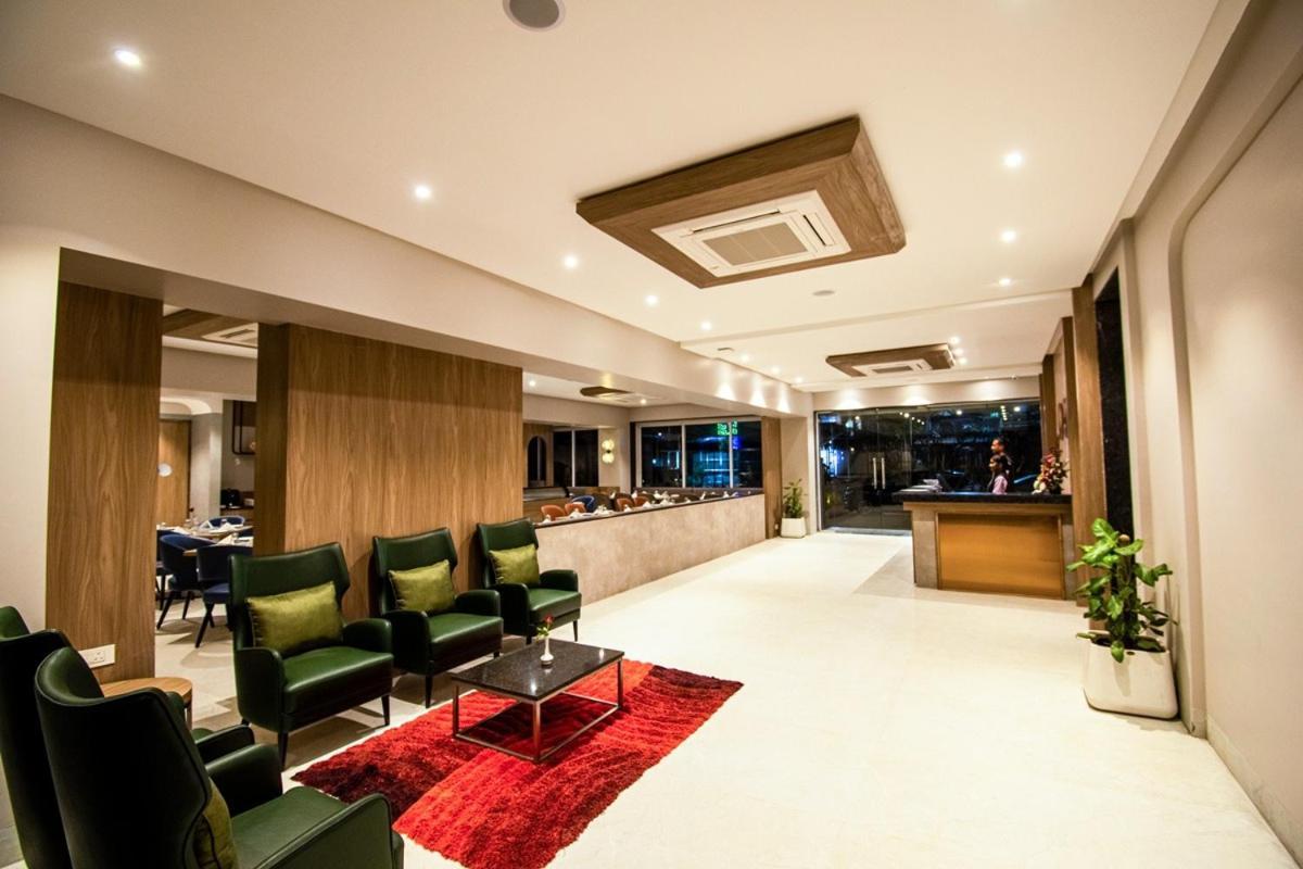 Meritas Aura Resort Lonavala Extérieur photo