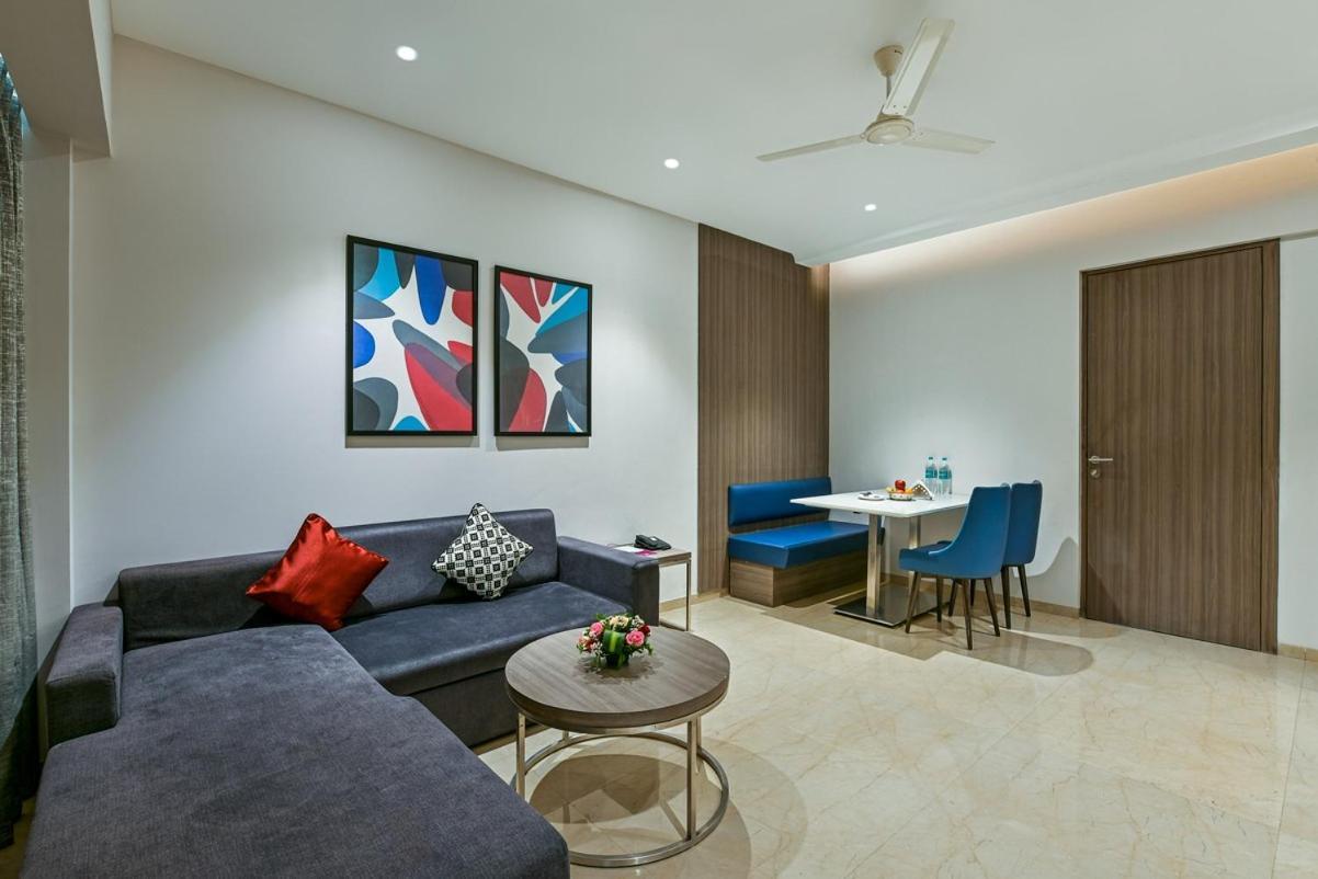 Meritas Aura Resort Lonavala Extérieur photo