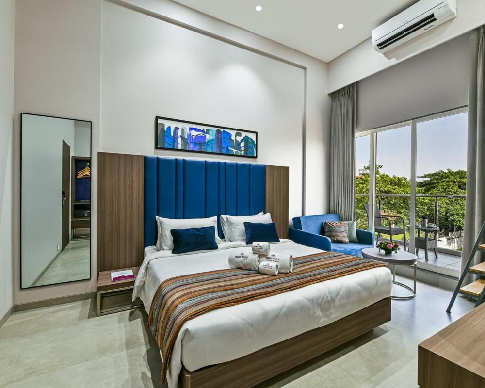 Meritas Aura Resort Lonavala Extérieur photo