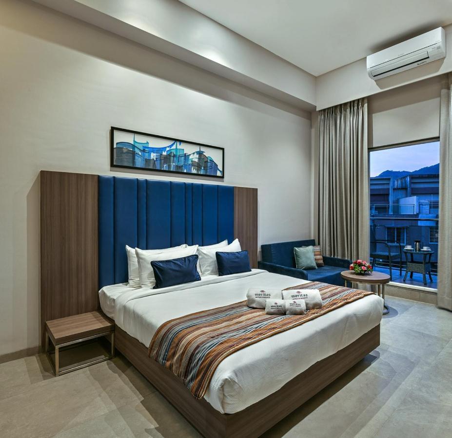 Meritas Aura Resort Lonavala Extérieur photo