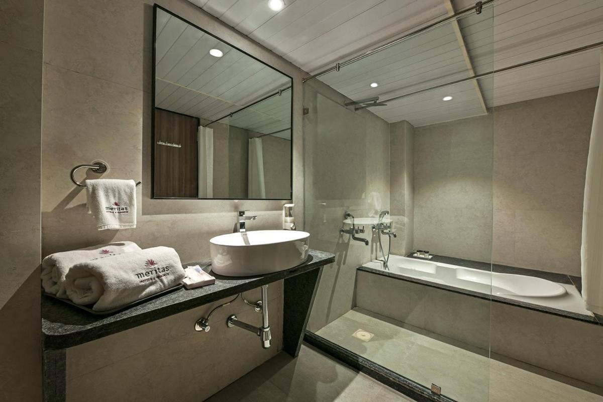 Meritas Aura Resort Lonavala Extérieur photo